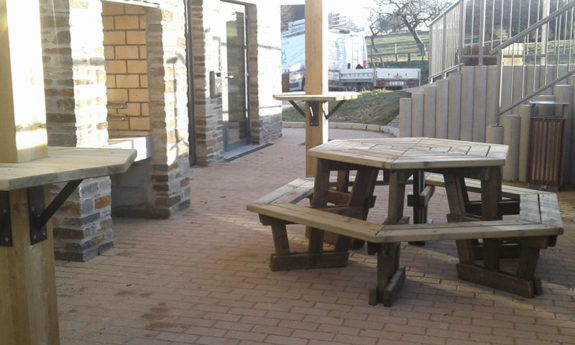 Table et bancs bois TVB