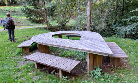 Table et bancs bois TVB