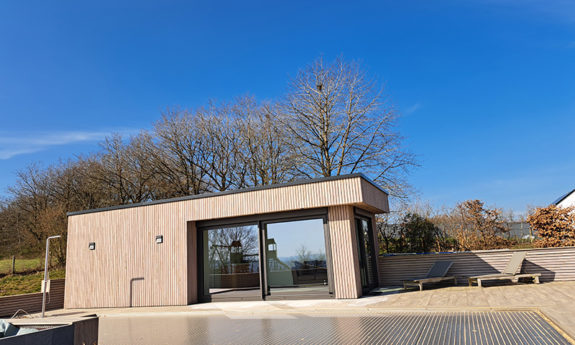 Poolhouse abris bois piscine TVB Sainlez