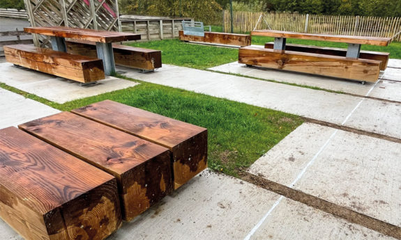 2023-182 Houyet Jeux bois métal - TVB