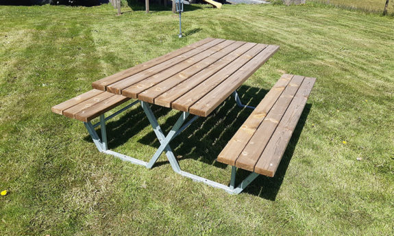 Table et bancs bois TVB