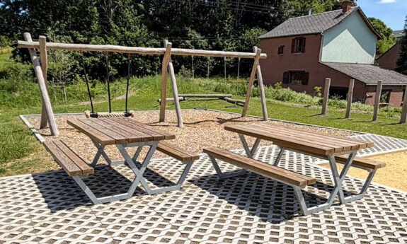 2024-168 Hamois Table banc Bois Métal TVB (1)