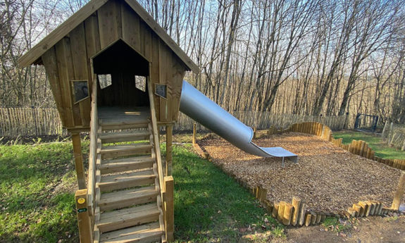 cabane bois jeux tvb