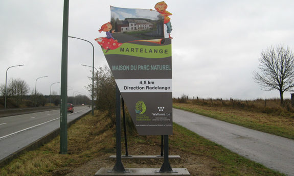Totems enseignes TVB
