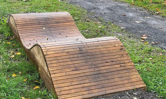 2023-182 Houyet Jeux bois métal - TVB