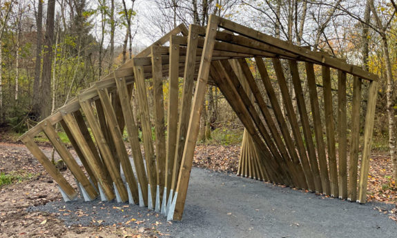 Martelange-caillebotis-mobilier-didactique-bois-TVB
