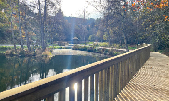 Martelange-caillebotis-mobilier-didactique-bois-TVB