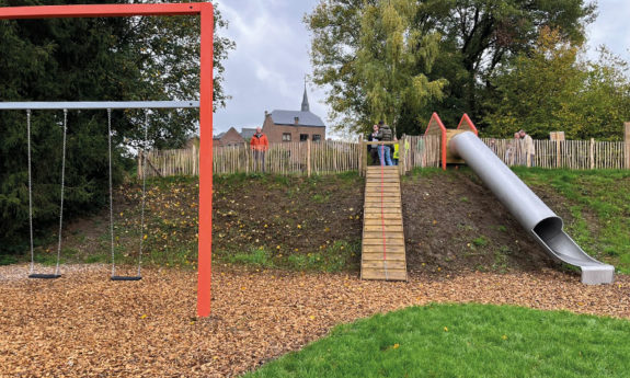 2023-182 Houyet Jeux bois métal - TVB