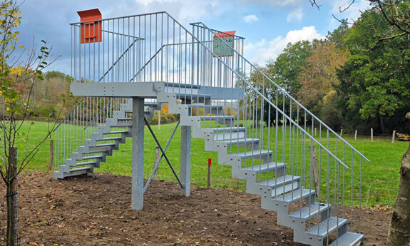 2025-031 Hotton Structure escalier observatoire plateforme métal TVB (1)