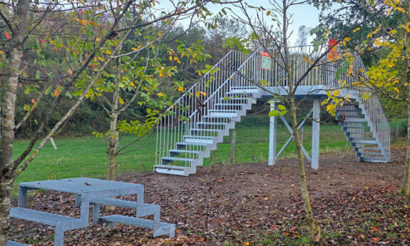 2025-031 Hotton Structure escalier observatoire plateforme métal TVB (2)